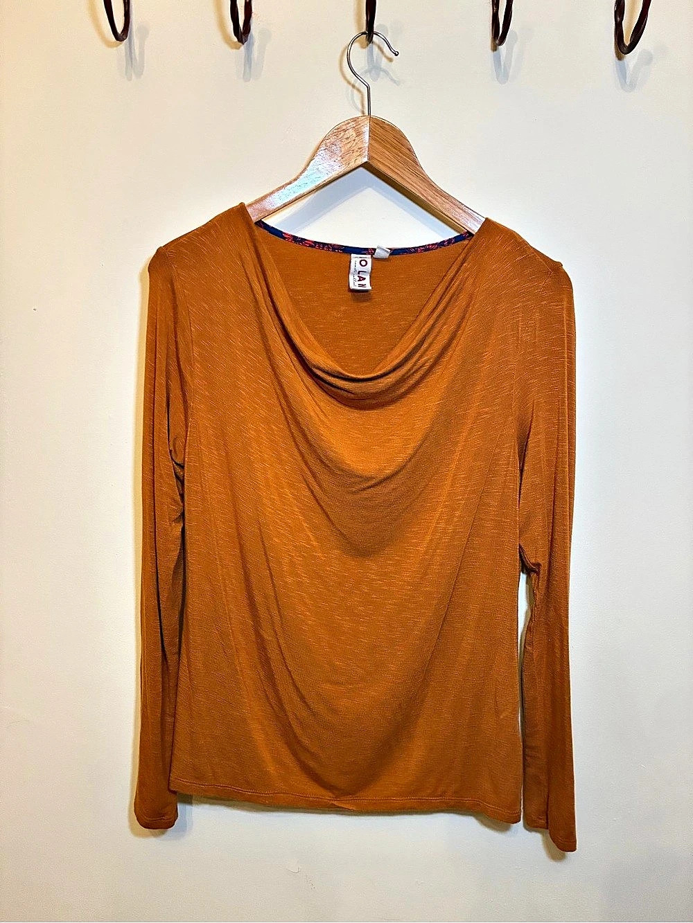 Dolan Women'Small Long Sleeve Cowl Neck in Orange Size Small Like New